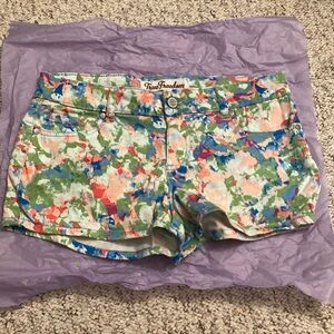 True Freedom colorful Jean shorts with some stretch to them…. Like new.